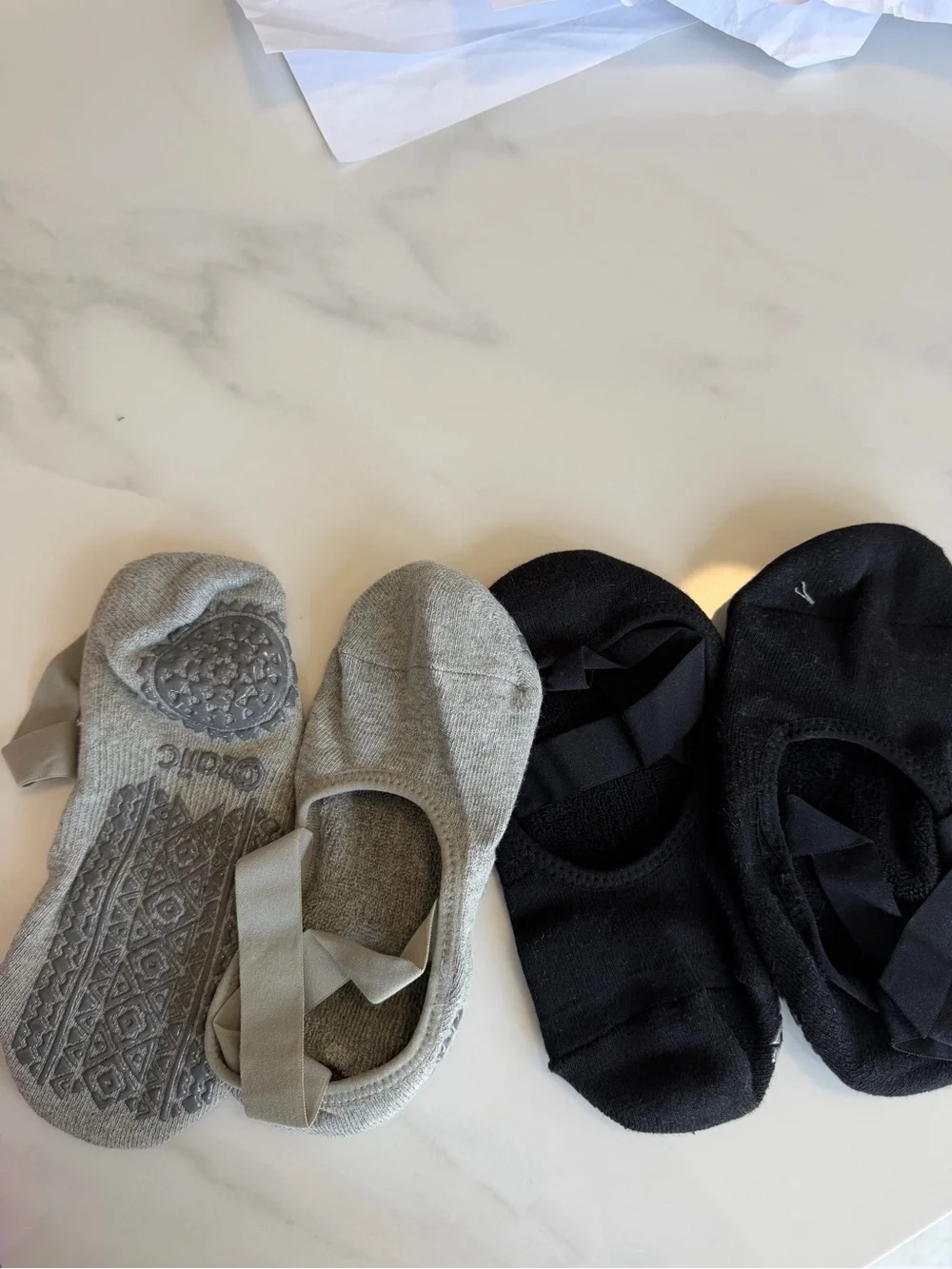 2 Pairs Women’s Ballet Pilates Yoga Grip Socks Gray & Black Criss Cross Non-Slip